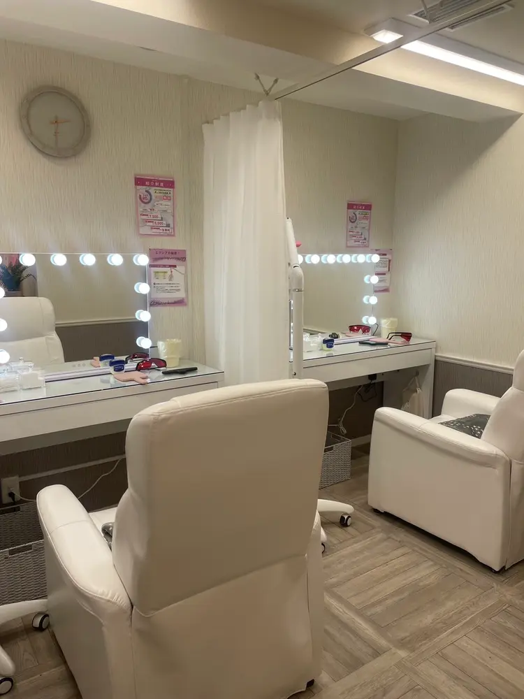 ecxia white エミフルMASAKI店の内観・外観3