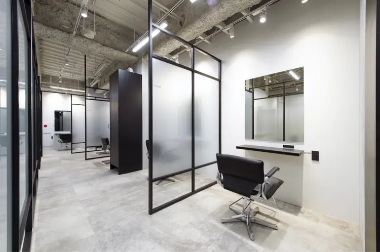 SALOWIN 池袋の内観・外観2