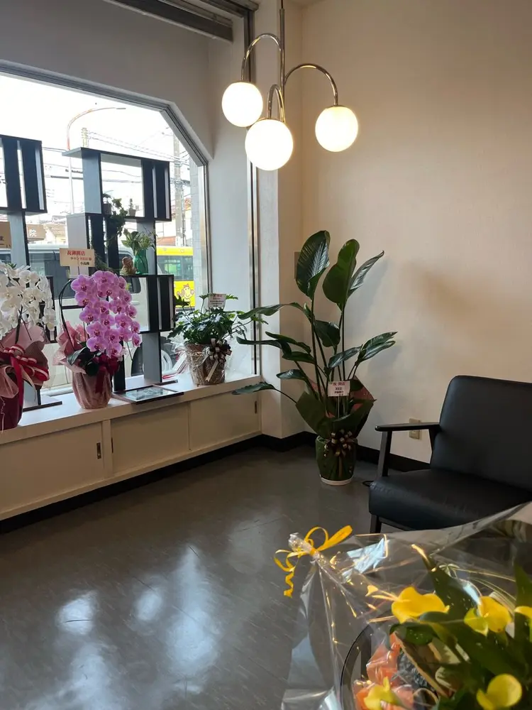 REEの内観・外観1