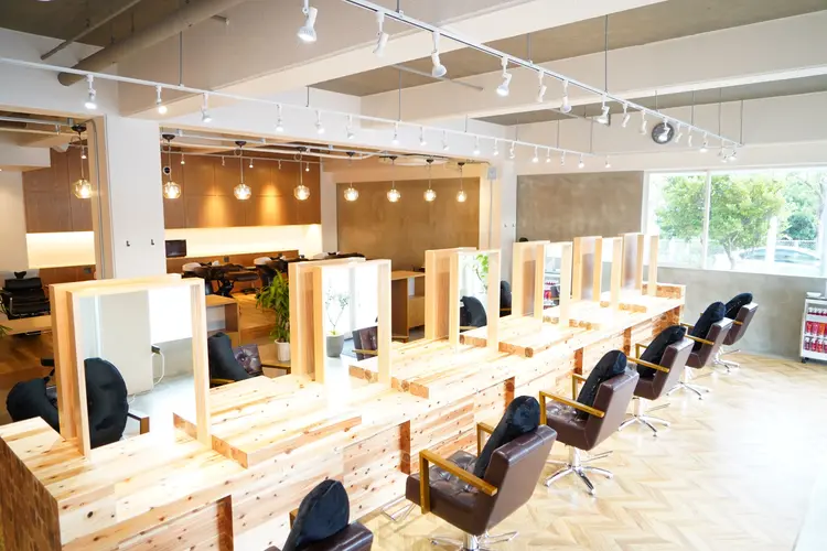 Rosso Hair&SPA 浦添店の内観・外観2