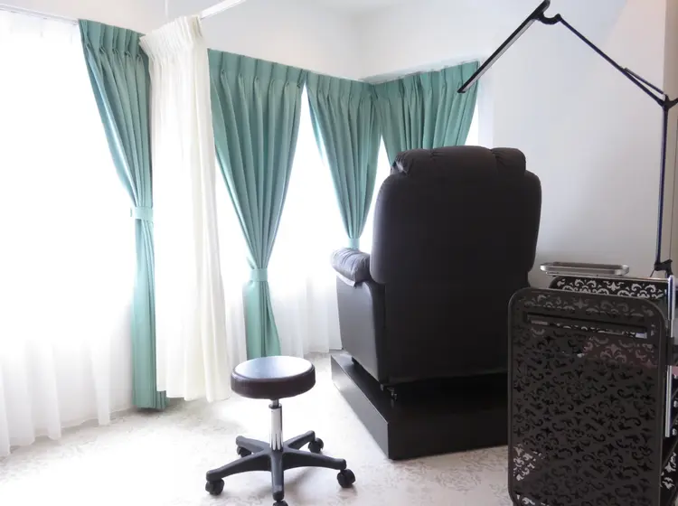 まつ毛エクステ専門【ニコットラッシュ表参道】パリジェンヌ&フラット&まつ毛パーマの内観・外観2