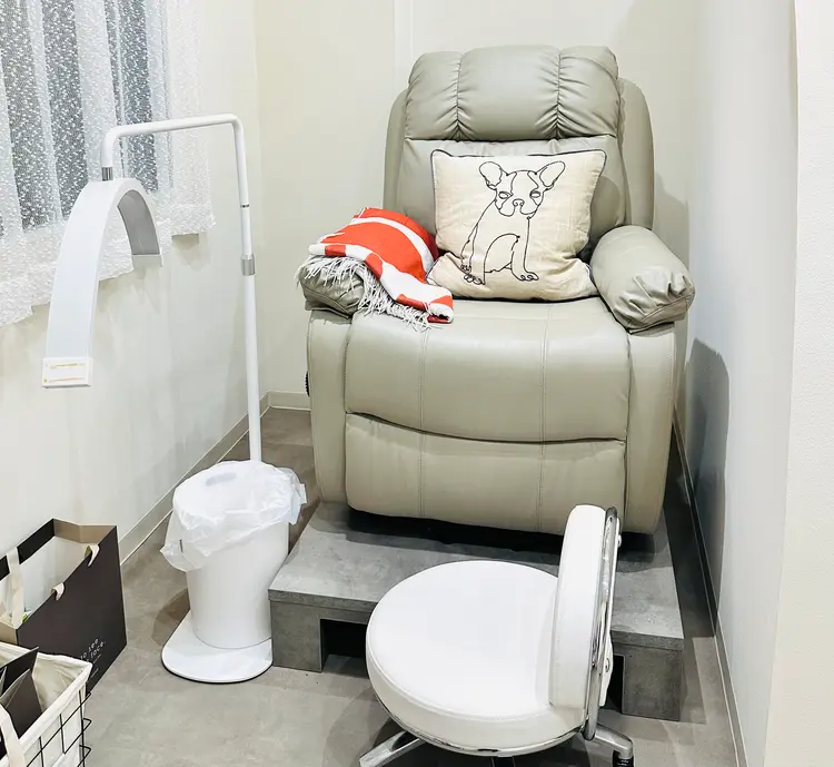 NAILS 168 池袋店の内観・外観2