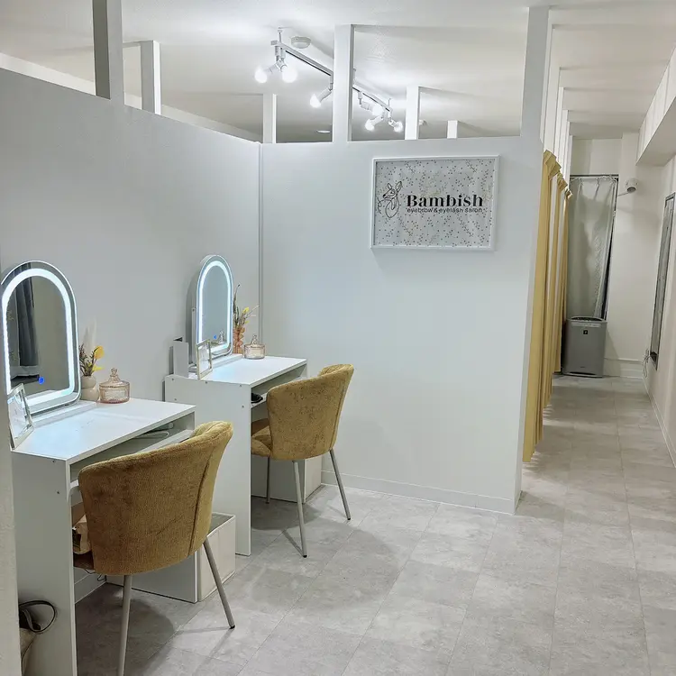 バンビッシュ新宿三丁目店の内観・外観1