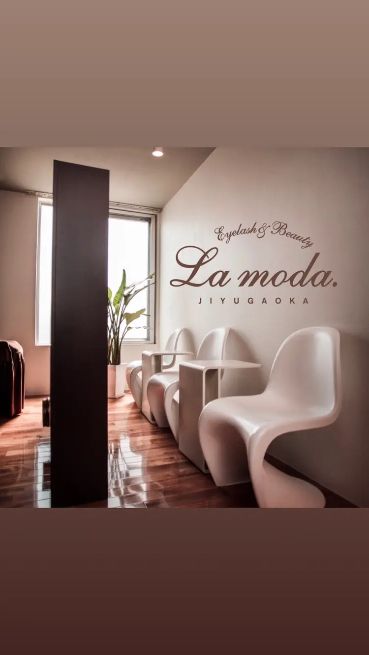 ラモーダ自由が丘店の内観・外観1