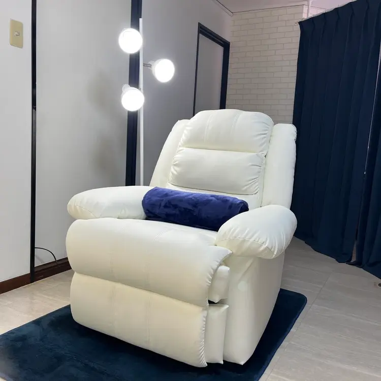 by MARIE TERESIA 仙台広瀬通1号店の内観・外観1