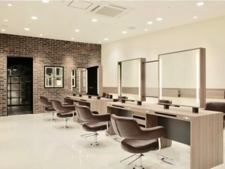 BASSA 東大和店の内観・外観1