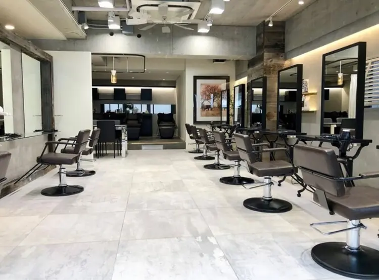 トルネードの内観・外観1