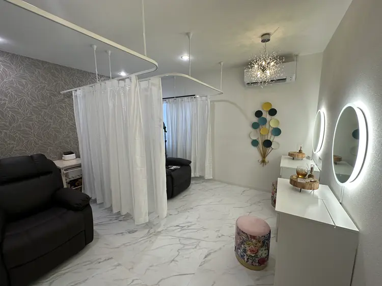 W アイラッシュ　草津店の内観・外観2