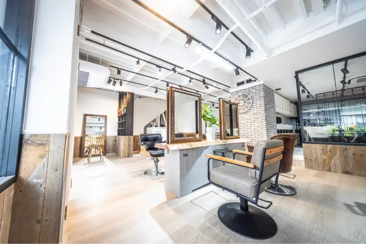 Lumi上大岡店の内観・外観2