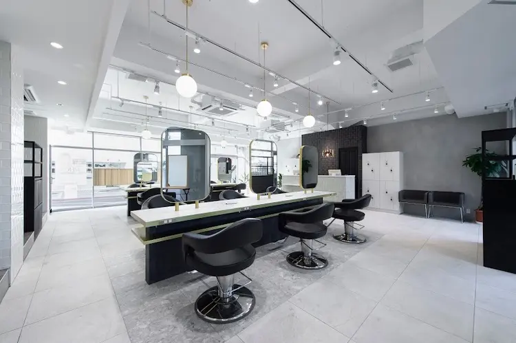 EARTH 春日部店の内観・外観1