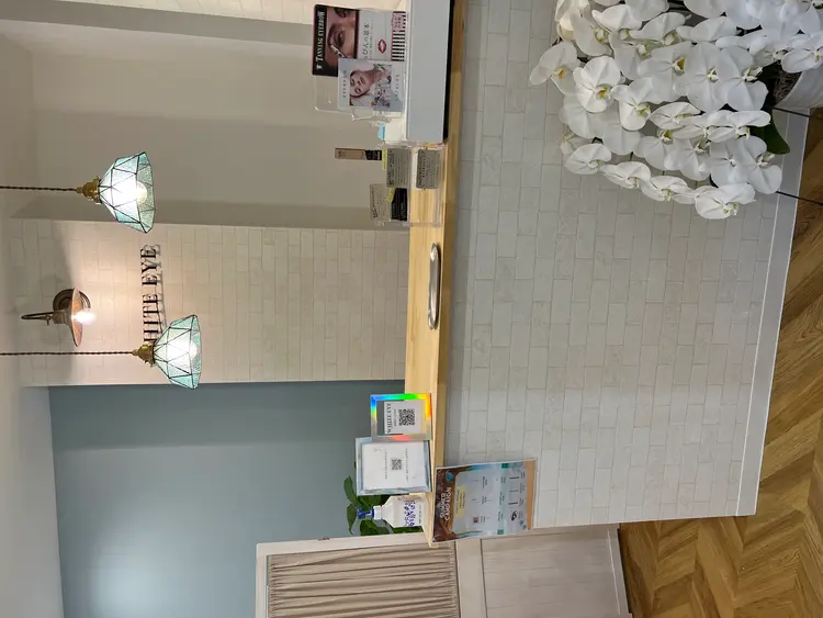 White eye堺東店の内観・外観2
