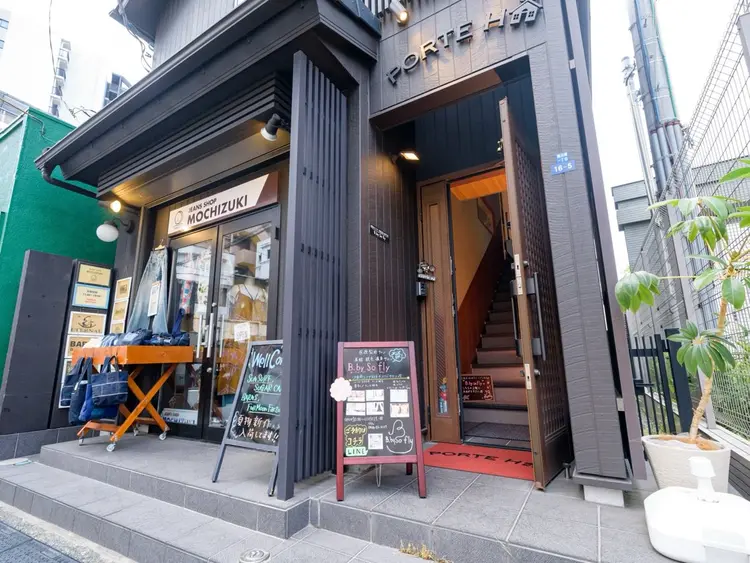 B.by so flyの内観・外観1