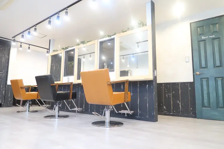 Aust hair Stella新宿店の内観・外観3