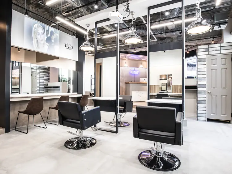 EIGHT hakata  博多店の内観・外観2