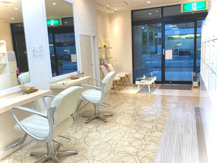 美容室ユニティ戸塚店の内観・外観2