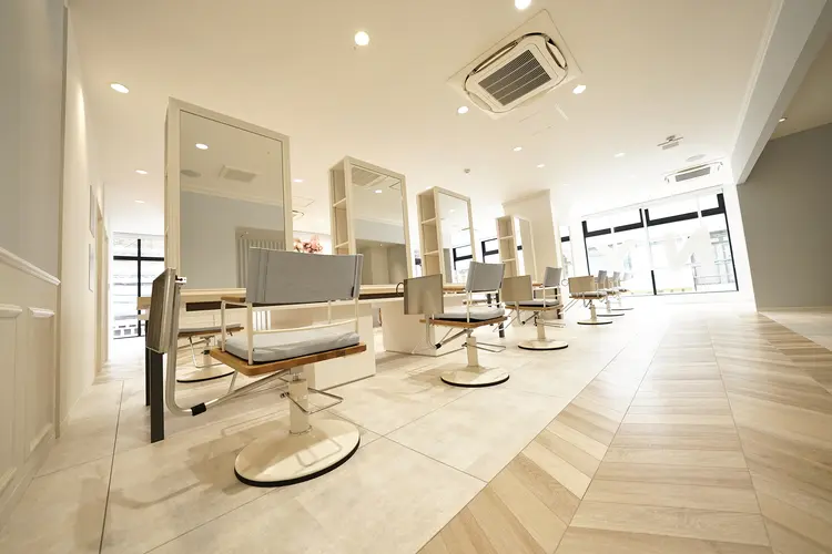 NYNY 阪急高槻店の内観・外観3