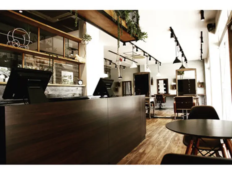 BL Blossom 高坂店の内観・外観2