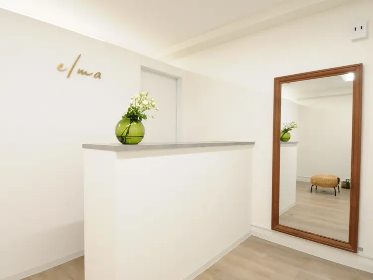 小顔フェイシャルサロンelmaの内観・外観1