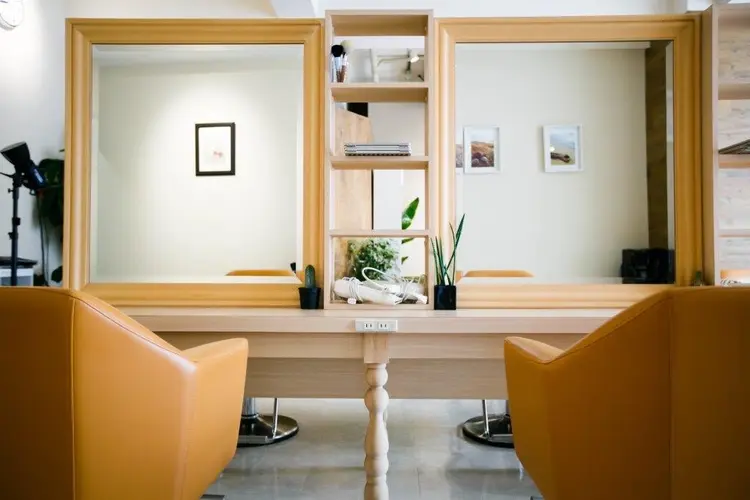 RISA hairdesignの内観・外観1