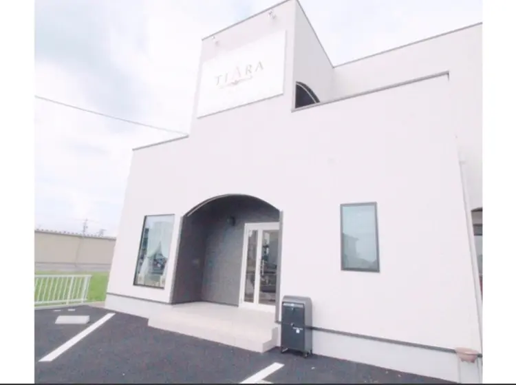 TIARAの内観・外観1