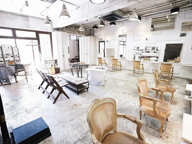 H [eitf]の内観・外観1