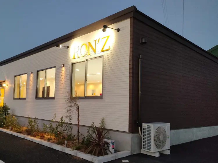advance RON'Z ネイル＆アイラッシュの内観・外観1