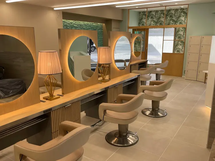HAIR&MAKE EARTH上本町店の内観・外観2