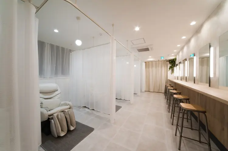 WiLL京橋店の内観・外観2