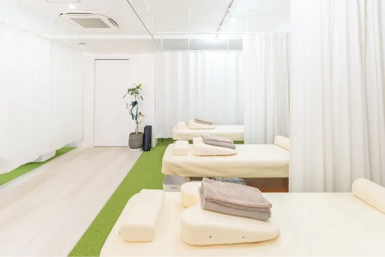 小顔・姿勢・骨盤矯正専門整体 AILE SHIGAの内観・外観1