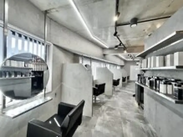 THREE...by velvetの内観・外観1