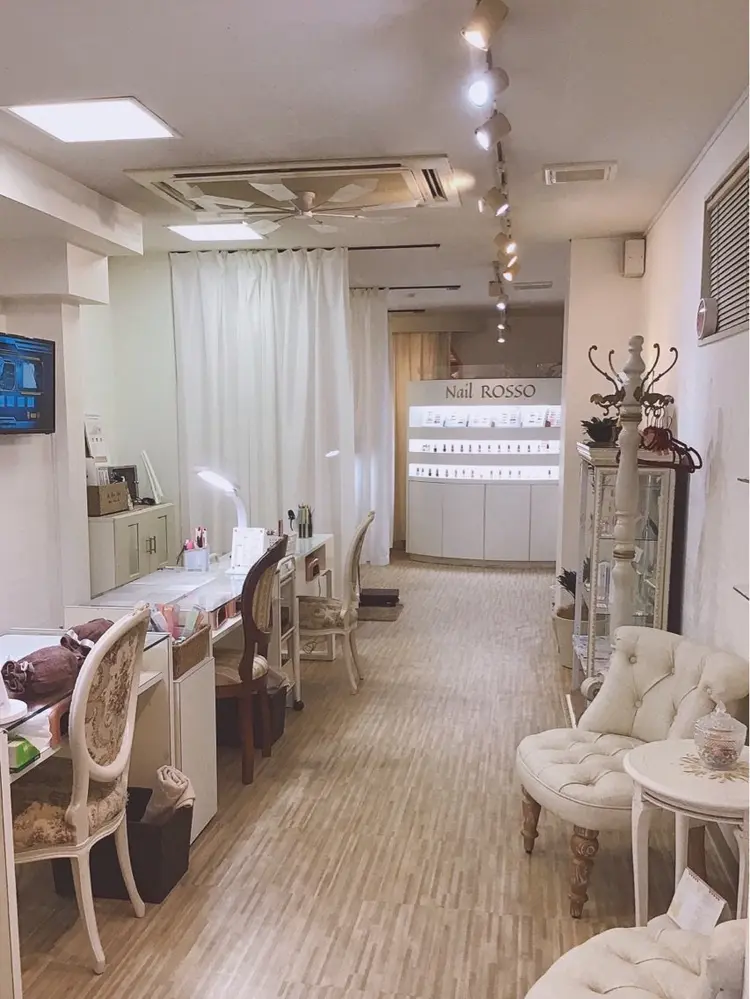 ネイルロッソの内観・外観2