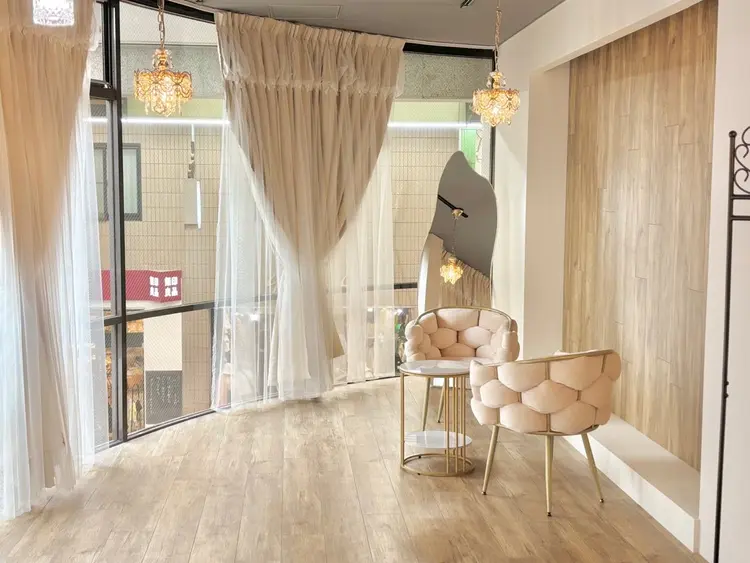 nail salon  luanの内観・外観1