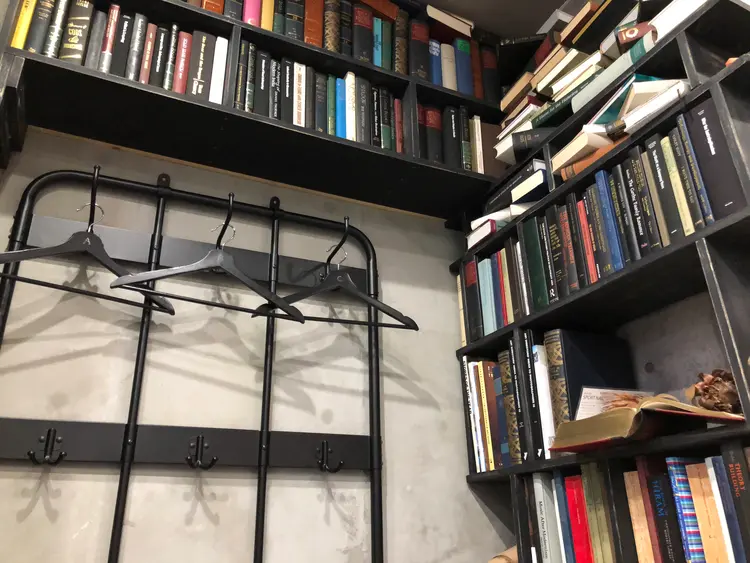 サロンデレヴィの内観・外観1