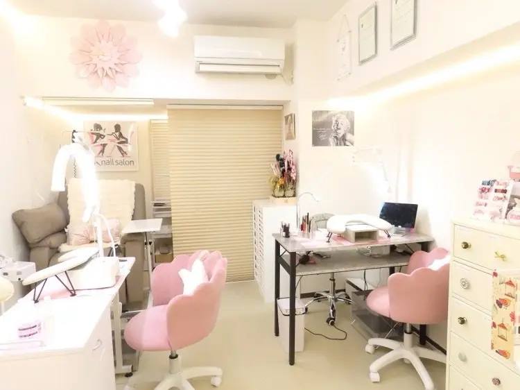 ATULA nailの内観・外観3