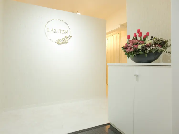 Unisex Salon LAZITER 江坂の内観・外観1