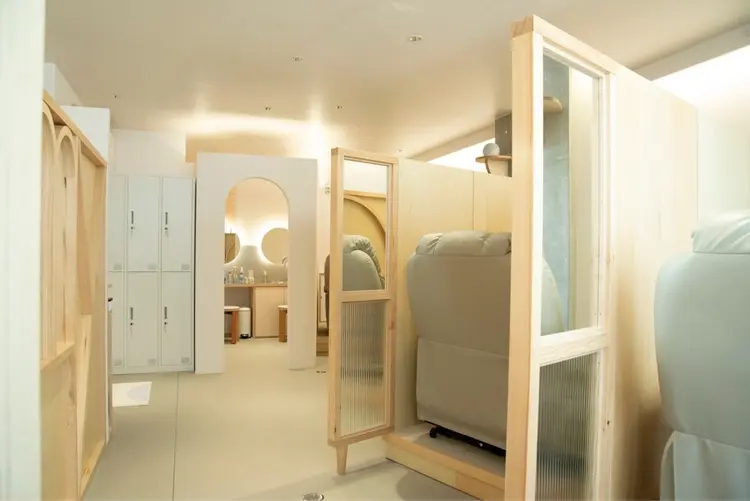 eye moyの内観・外観1