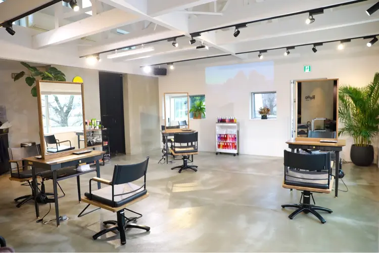 RoooHAIRの内観・外観2