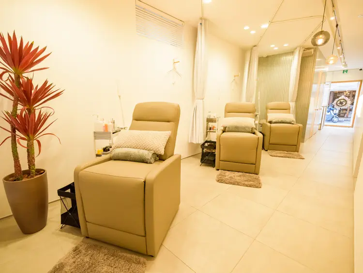 TORCH EYELASH GARDEN 鵠沼海岸店の内観・外観2