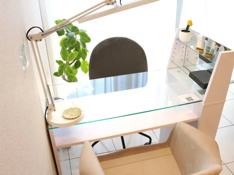 Nail salon CRESTの内観・外観3
