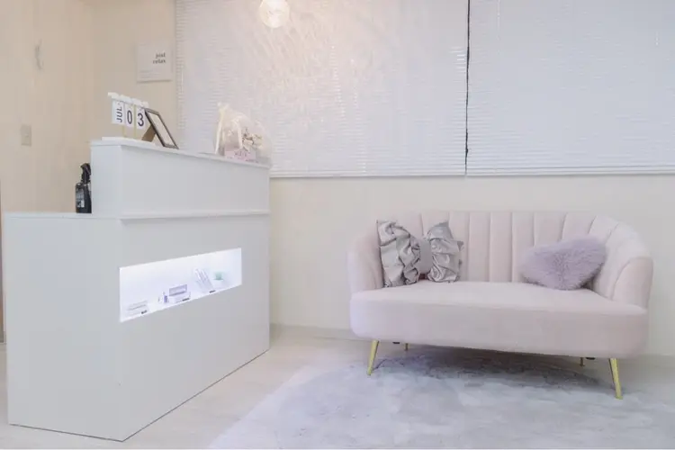 MIRUS EyeBeauty 横浜駅前店の内観・外観2