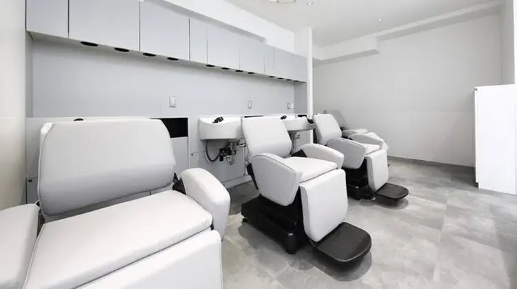 Ash 横浜西口店の内観・外観2