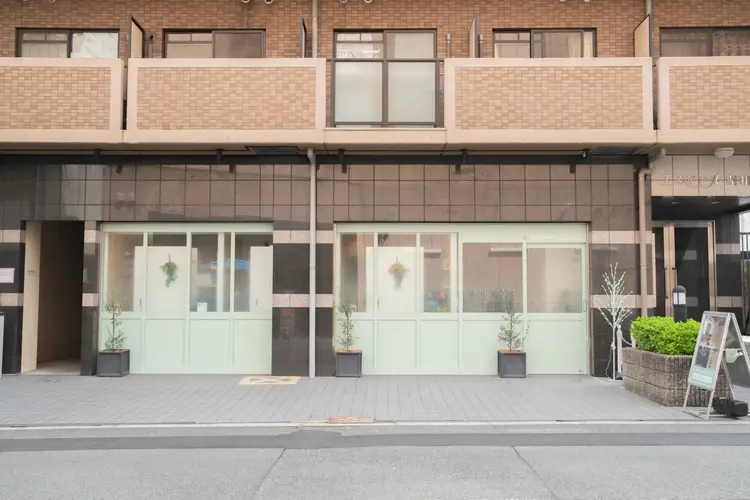 re;nown hair eye & nail design 昭和町店の内観・外観2