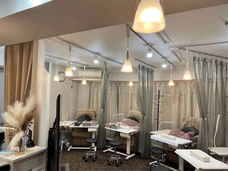 Puti nailの内観・外観1