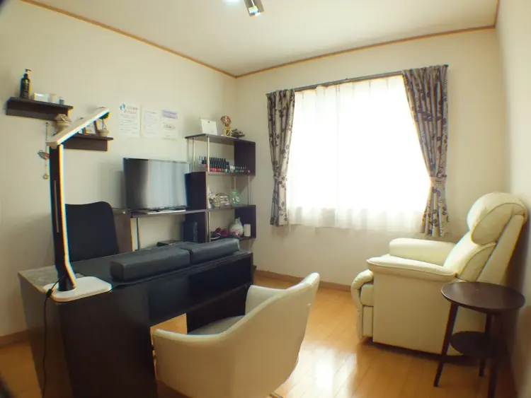 Belta  Nailの内観・外観2