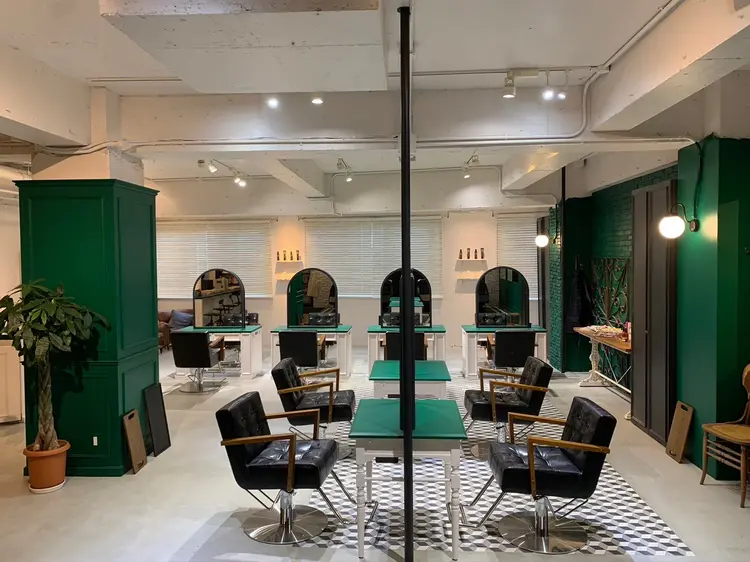 LUK　立川　髪質改善 ブリーチ メンズカット【ルーク】の内観・外観1