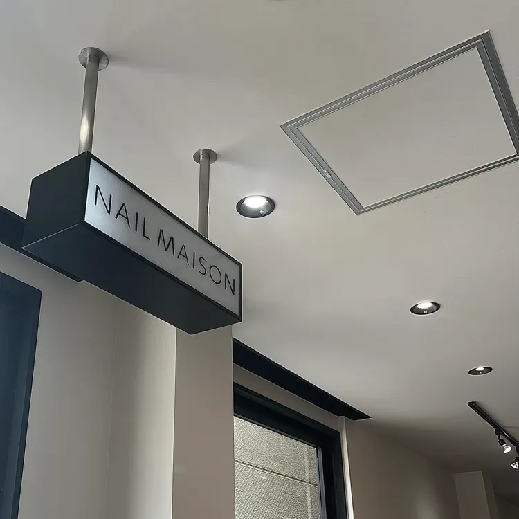 ネイルメゾン天神店の内観・外観1