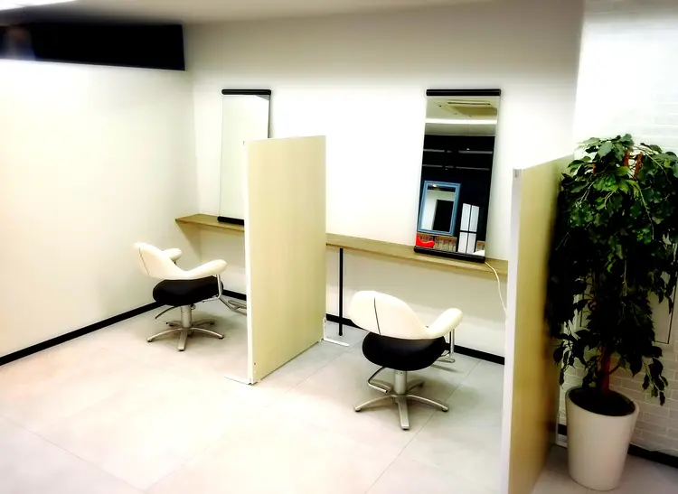 BACK STAGE SAKAE(バックステージサカエ)の内観・外観2