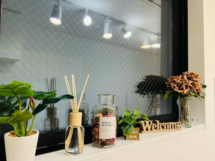 YUAN.Nailの内観・外観2