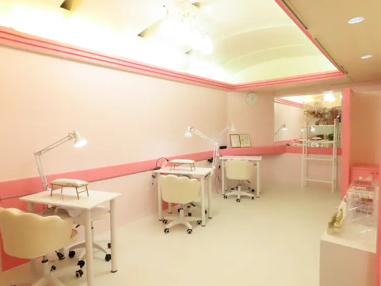 Nail amberの内観・外観2