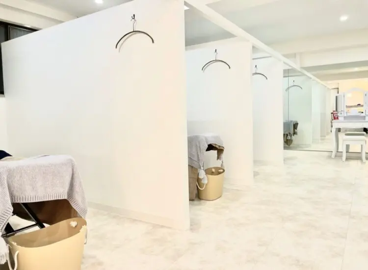 モモ茨木店の内観・外観2